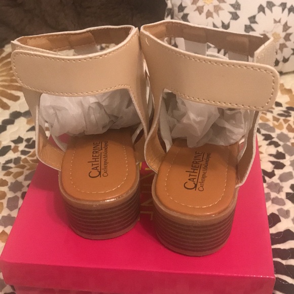 Gladiator sandals for Girls by Catherine Malan; size 4; color: beige - Picture 4 of 7